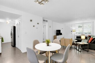 1732 Meridian Ave, Unit 202 in Miami Beach, FL - Building Photo - Building Photo