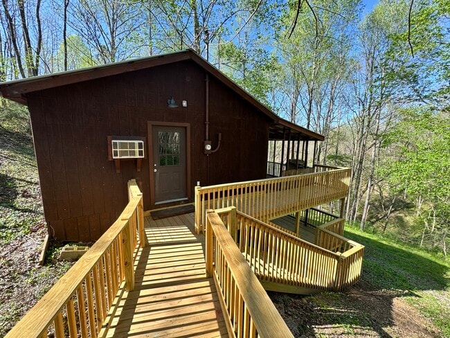 property at 710 Broken Arrow Cir