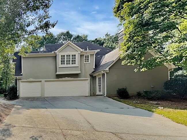 property at 807 Oak Trail Dr