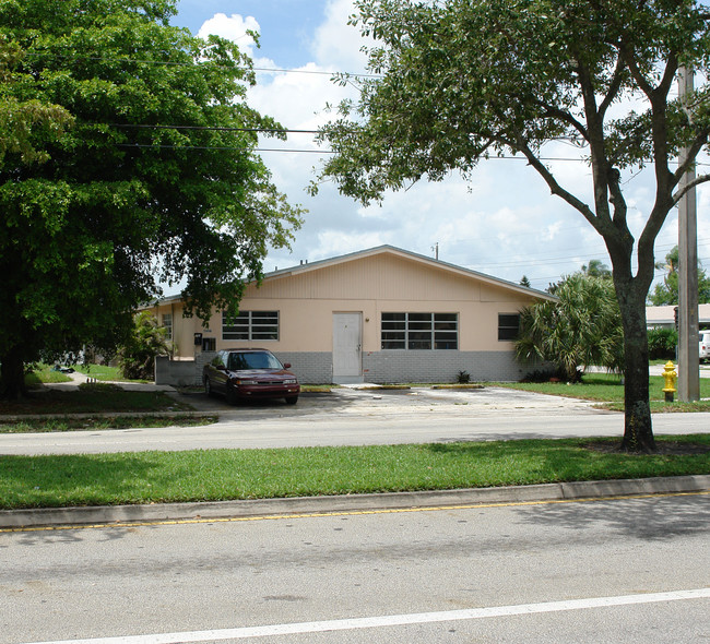 5998 NW 19th St in Fort Lauderdale, FL - Building Photo - Building Photo