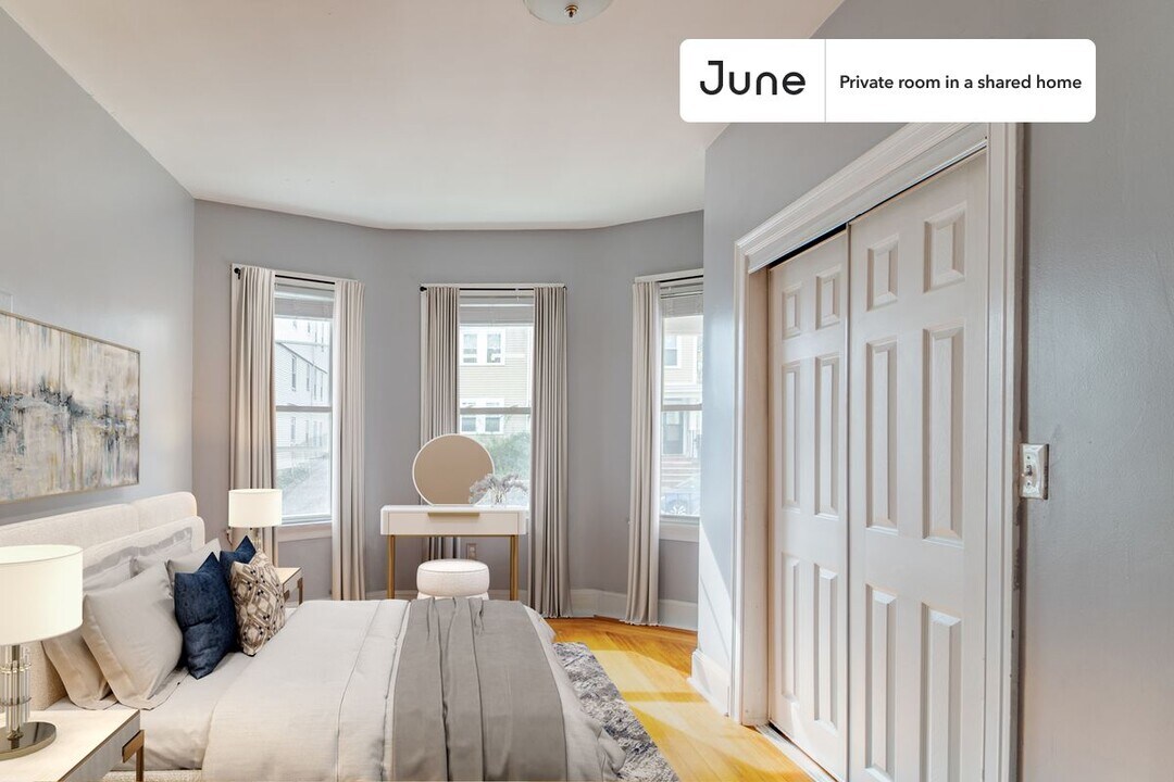 Private bedroom in 3 bed/1.5 bath Home in Boston, MA - Building Photo