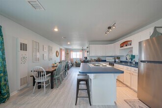 510 Oyster St in Surfside Beach, TX - Building Photo - Building Photo