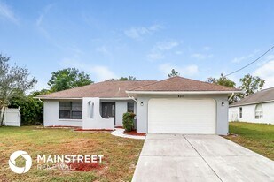 4211 Montano Ave in Spring Hill, FL - Building Photo