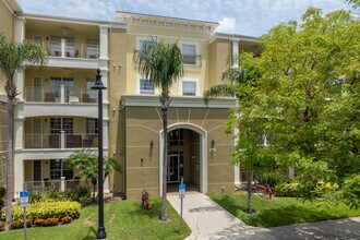 Vista Cay at Harbor Square in Orlando, FL - Building Photo - Building Photo