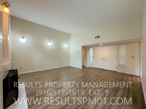 7040 Kingsmill Way in Citrus Heights, CA - Building Photo - Building Photo