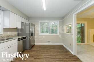 8906 W 93rd St in Overland Park, KS - Building Photo - Building Photo