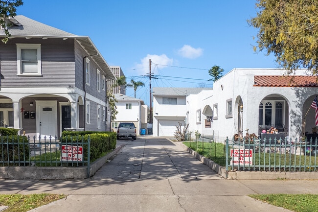 1102 French St in Santa Ana, CA - Building Photo - Building Photo