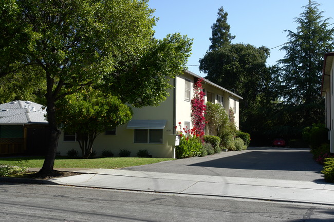 1250 Mills St in Menlo Park, CA - Foto de edificio - Building Photo