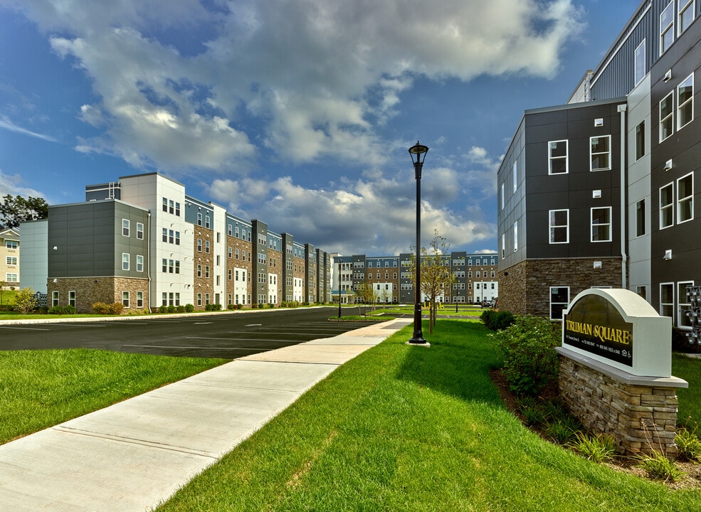 Truman Square in Edison, NJ - Building Photo