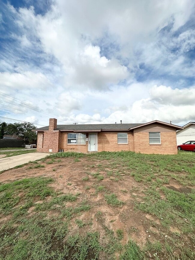 property at 412 Woodcrest Dr