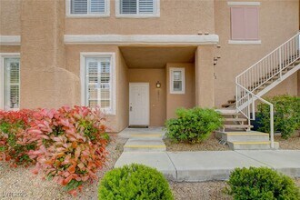 251 S Green Valley Pkwy in Henderson, NV - Building Photo - Building Photo