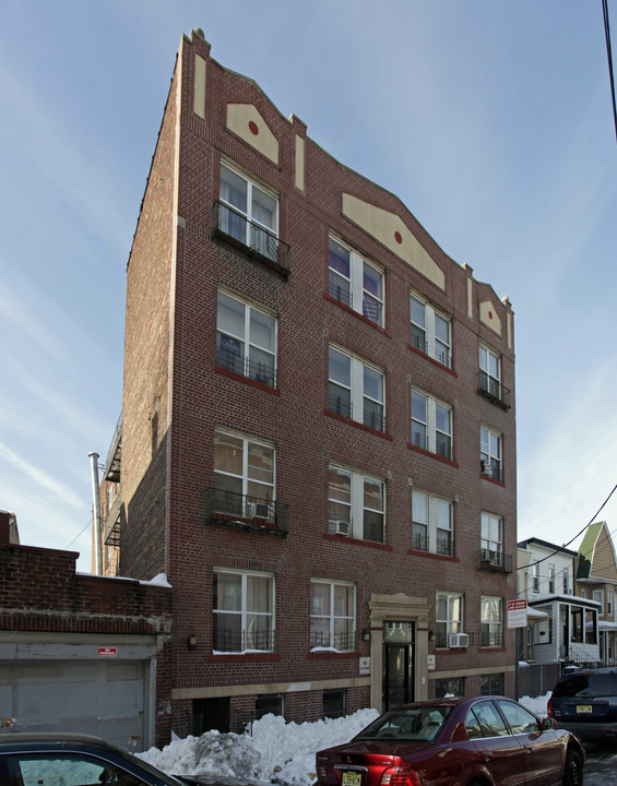 193-195 Clinton Ave in Jersey City, NJ - Building Photo