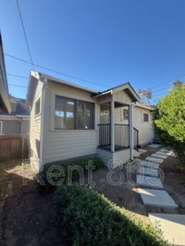 property at 39 N Laurel St