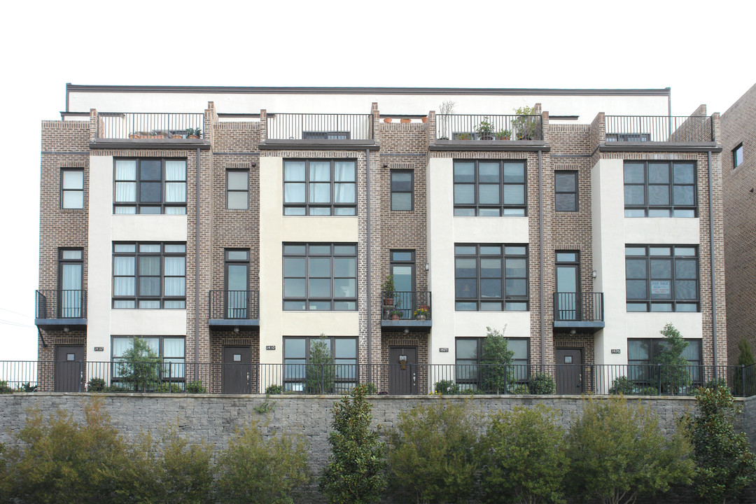 Justice Square Townhomes in Columbia, SC - Building Photo