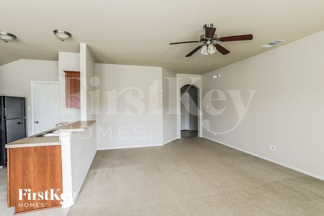 7913 Big Oak Dr-Unit -D311 in Texas City, TX - Building Photo - Building Photo