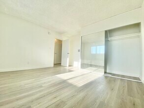 21 Thornton Ave in Los Angeles, CA - Building Photo - Building Photo