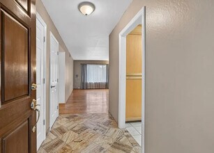 5125 Love Way in Carmichael, CA - Building Photo - Building Photo