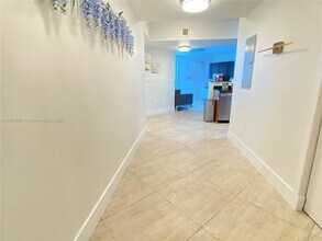 16699 Collins Ave, Unit 3009 in Sunny Isles Beach, FL - Building Photo - Building Photo