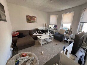 111 Park Dr in Boston, MA - Building Photo - Building Photo