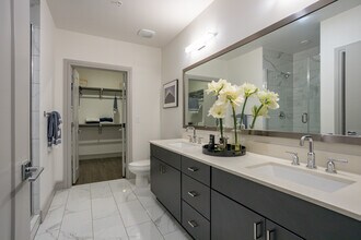 South Main Building in Houston, TX - Building Photo - Interior Photo