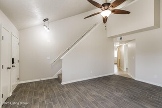 4112 Willowview Blvd in Louisville, KY - Building Photo - Building Photo