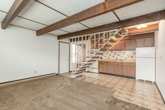 The Grove Apartments in Grove City, OH - Building Photo - Interior Photo