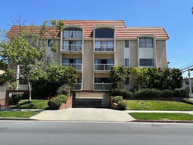 3568 Keystone Ave, Unit 8 in Los Angeles, CA - Foto de edificio - Building Photo