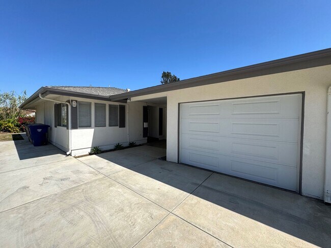 70 Calle Vista-Unit -74 Calle Vista in Camarillo, CA - Building Photo - Building Photo