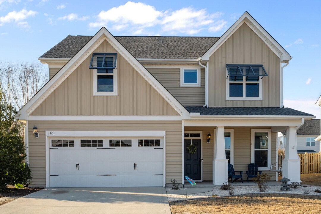 115 Hampton Dr in Holly Ridge, NC - Building Photo