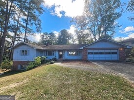 96 Glencrest Dr in Toccoa, GA - Building Photo