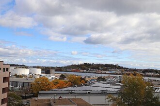 175 Cottage St, Unit 702 in Chelsea, MA - Foto de edificio - Building Photo