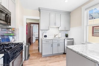 104 Walnut St in Bloomfield, NJ - Building Photo - Building Photo