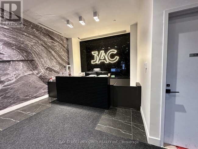 308 Jarvis St in Toronto, ON - Building Photo - Building Photo