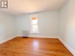 23 Cambridge St S in Kawartha Lakes, ON - Building Photo - Building Photo