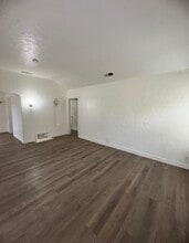 1361 N Safford Ave in Fresno, CA - Building Photo - Building Photo