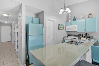 2830 Scenic Gulf Dr, Unit Gulfview II - Unit 320 in Destin, FL - Building Photo - Building Photo