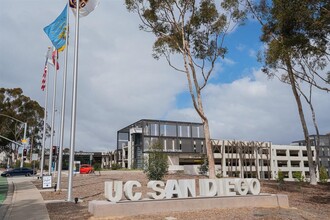 3824 Camino Lindo in San Diego, CA - Foto de edificio - Building Photo