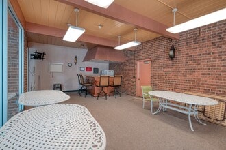 715 N 40th St in Grand Forks, ND - Building Photo - Building Photo