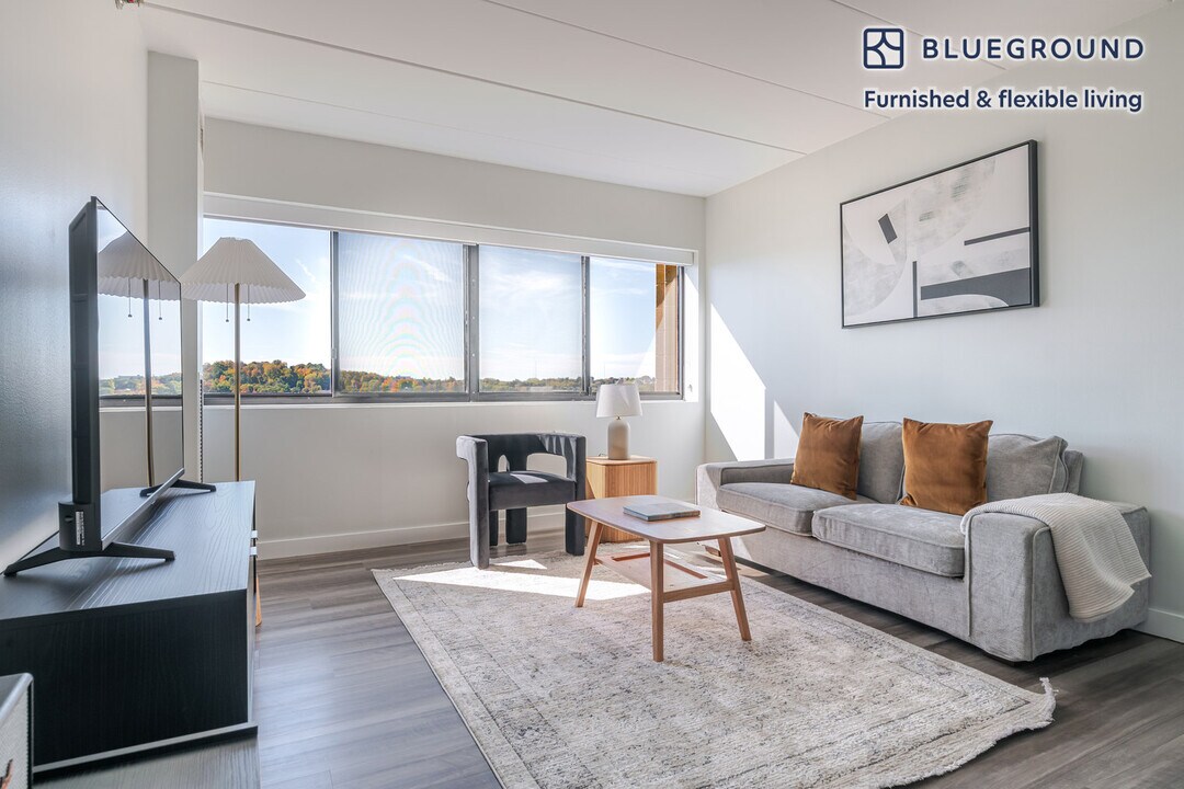 1925 Commonwealth Ave in Boston, MA - Foto de edificio