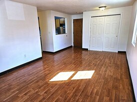 75 Scotch Pond Pl, Unit 32 in Quincy, MA - Building Photo