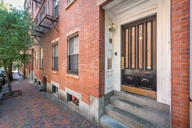 property at 59 W Cedar St