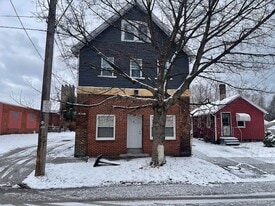 1438 E 45th St, Unit 1 in Cleveland, OH - Building Photo