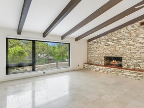 402 Almarion Dr in Austin, TX - Building Photo - Building Photo