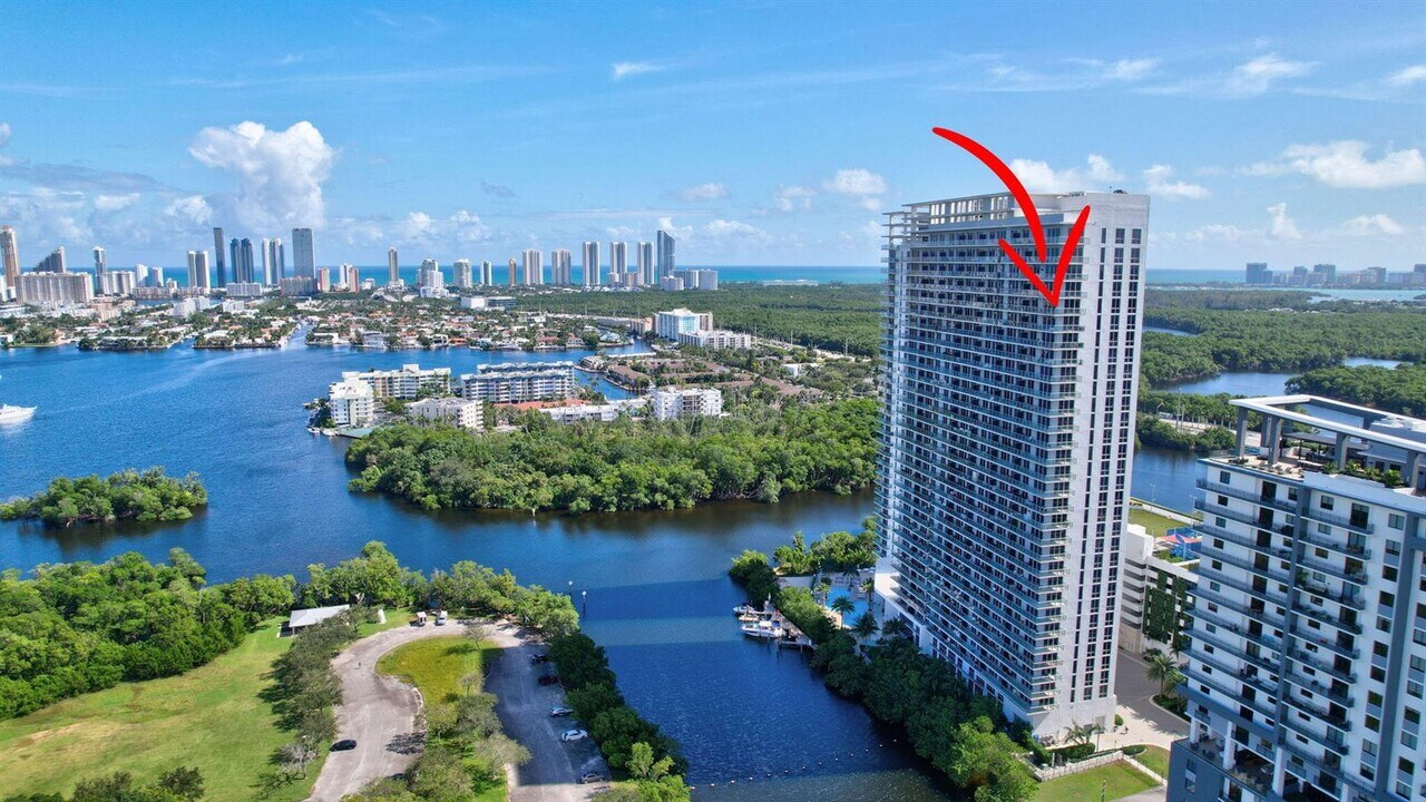 16385 Biscayne Blvd, Unit 2901 in Aventura, FL - Building Photo