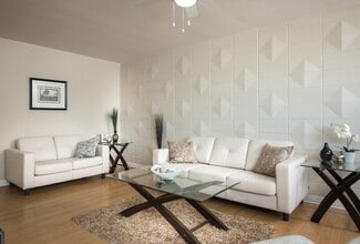 1030 Brazier Street in Winnipeg, MB - Building Photo - Building Photo