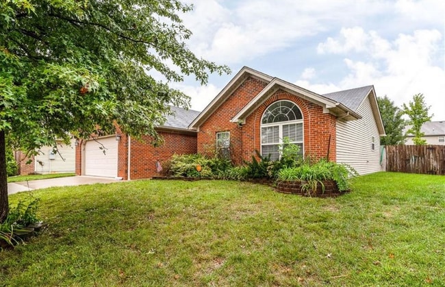 3815 Ridgetop Cir in Jeffersonville, IN - Building Photo - Building Photo