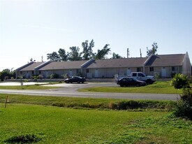 3121 Vasco St in Punta Gorda, FL - Building Photo