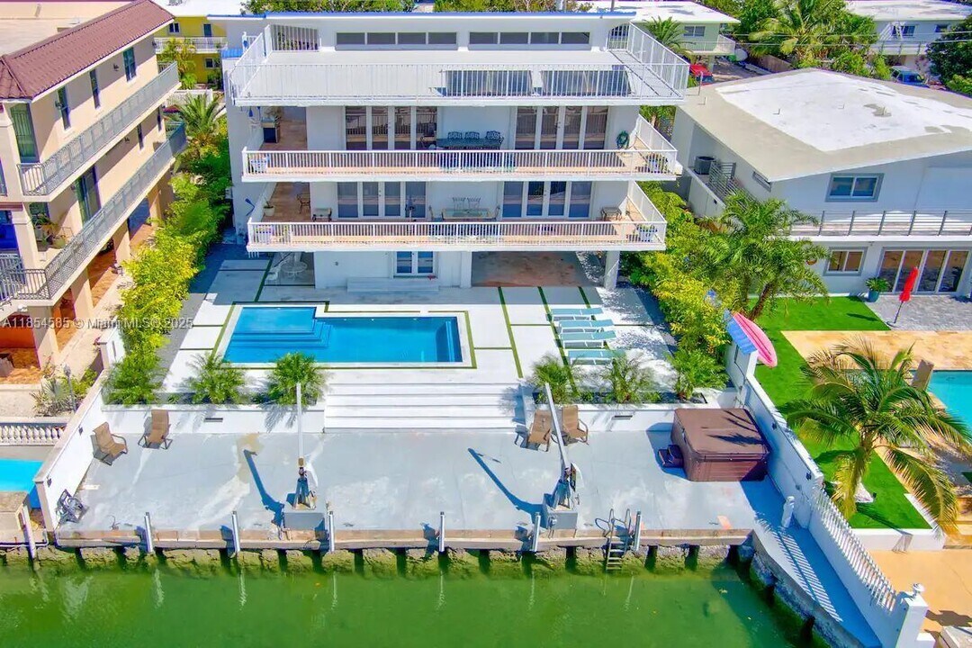 177 Lorelane Pl in Key Largo, FL - Building Photo