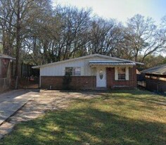 1710 Gloria Ct in Montgomery, AL - Building Photo