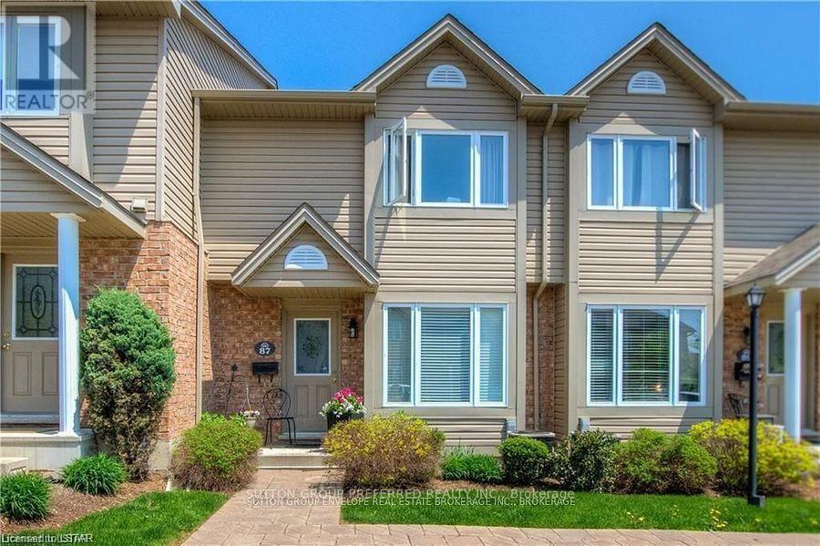 1320-1320 Savannah Dr in London, ON - Building Photo
